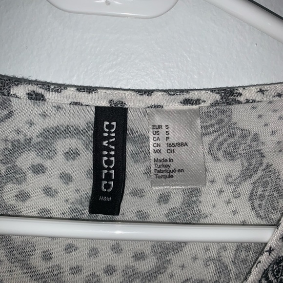 H&M Racer Back Tank - Picture 3 of 3